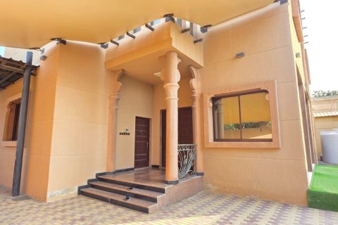 Villa til salgs i Khuzam, Ras Al Khaimah, Emiratene 4 soverom, 372 kvm Nr. 734856 - Foto 3