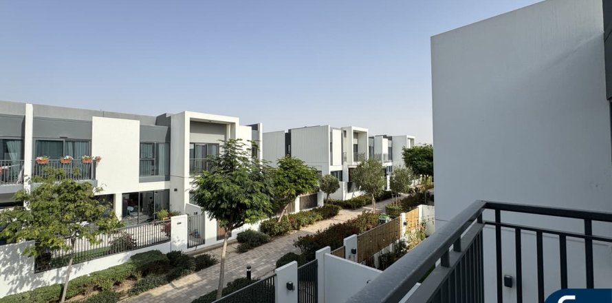 Townhouse sa Dubai Land, Dubai, UAE 3 silid-tulugan, 181 sq.m. № 666436