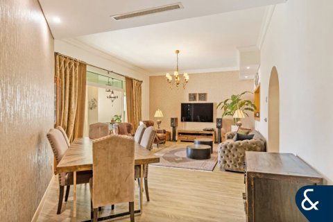 דירה למכירה ב Palm Jumeirah, Dubai, איחוד האמירויות 2 חדרי שינה, 147 מ"ר, מספר 666438 - תמונה 3