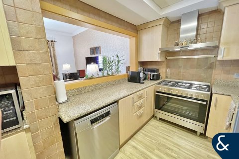 דירה למכירה ב Palm Jumeirah, Dubai, איחוד האמירויות 2 חדרי שינה, 147 מ"ר, מספר 666438 - תמונה 5