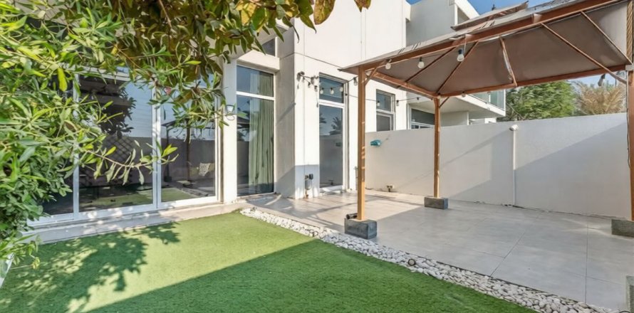 Villetta a schiera a Dubai, EAU 3 camere da letto, 187.2 mq. № 691514