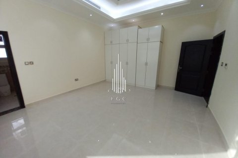 Vila v Shakhbout City, Abu Dhabi, SAE 9 ložnice, 789.7 m² Č.: 549024 - fotografie 6