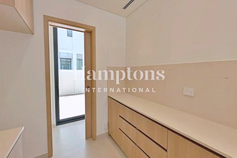 Βίλα σε Arabian Ranches 3, Dubai, ΗΑΕ 4 υπνοδωμάτια, 380.62359100 τ.μ. Αρ. 693897 - φωτογραφία 10