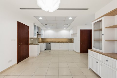 Villa para arrendamento em Arabian Ranches, Dubai, EAU 7 quartos, 1072.57 m2 № 750072 - foto 9