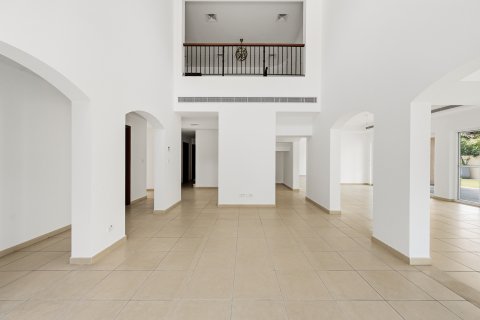 Villa para arrendamento em Arabian Ranches, Dubai, EAU 7 quartos, 1072.57 m2 № 750072 - foto 3
