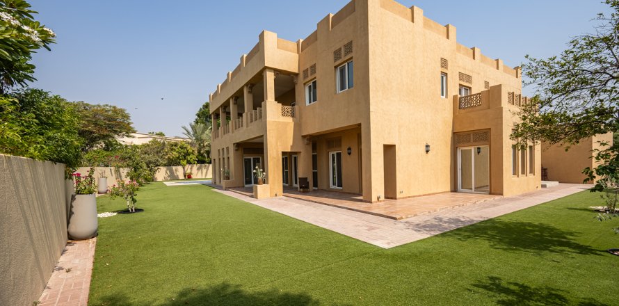 Villa em Arabian Ranches, Dubai, EAU 7 quartos, 1072.57 m2 № 750072