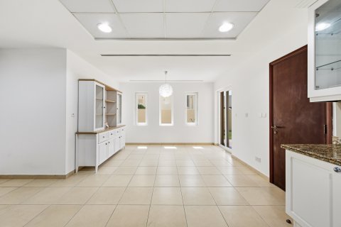 Villa para arrendamento em Arabian Ranches, Dubai, EAU 7 quartos, 1072.57 m2 № 750072 - foto 16