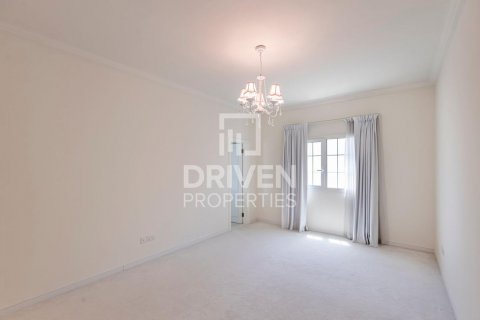 Vilë në Al Barsha, Dubai, Emiratet e Bashkuara Arabe 4 dhoma gjumi, 311 m2. № 603573 - Foto 10
