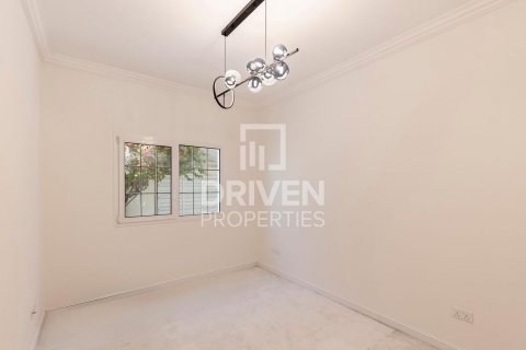 Vilë në Al Barsha, Dubai, Emiratet e Bashkuara Arabe 4 dhoma gjumi, 311 m2. № 603573 - Foto 3