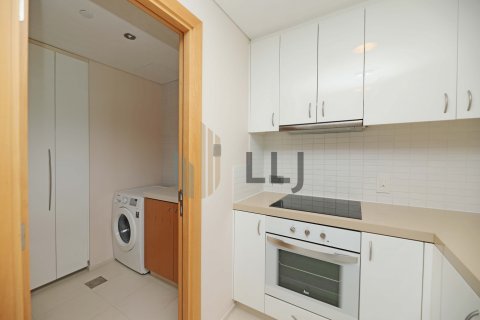 Apartment in Al Raha Beach, Abu Dhabi, UAE 1 bedroom, 137 sq.m. № 572703 - photo 8