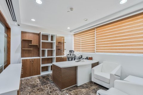 Toimisto Mohamed Bin Zayed City, Abu Dhabi, Arabiemiraatit 1688.42 m2 № 755404 - kuva 2