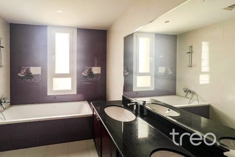 Villa en venta en The Villa, Dubai, EAU 6 dormitorios, 789.68 m2 № 755408 - foto 12
