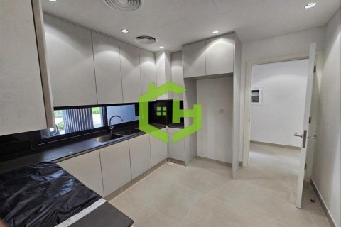 阿联酋 Sharjah Tilal City 待售 : 4 卧, 238.3 平方米 , 编号632501 - 照片 2