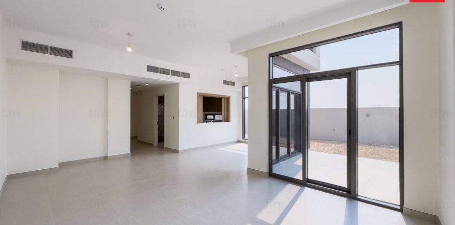 Villa in Dubai, VAE: 4 Schlafzimmer, 326.3 m2 Nr. 645634