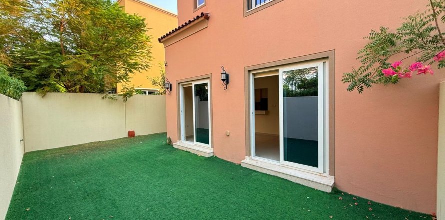 Villa sa Dubai, UAE 4 silid-tulugan, 230 sq.m. № 645631