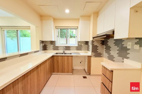 Villa sa Dubai, UAE 4 silid-tulugan, 230 sq.m. № 645631 - larawan 11