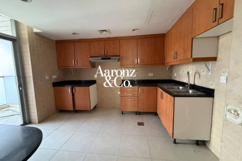 Dzīvoklis Jumeirah Lake Towers, Dubaijā, AAE 5 istabas, 270 m2 Nr. 753953 - attēls 11