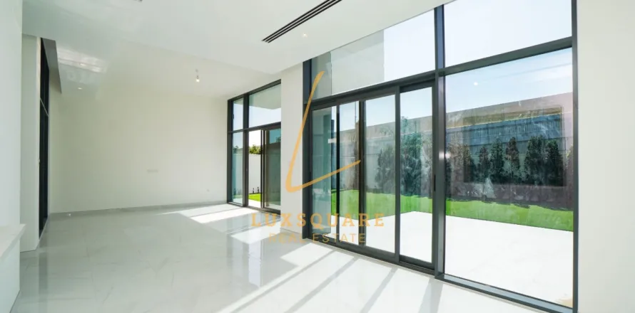 Villa in Al Furjan, Dubai, VAE 4 slaapkamers, 689 vr.m. nr 693458