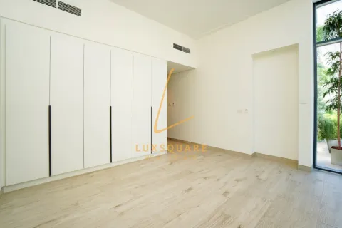 Villa te huur in Al Furjan, Dubai, VAE 4 slaapkamers, 689 vr.m., nr 693458 - foto 8