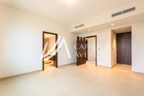 Villa in Khalifa City, Abu Dhabi, UAE 5 bedrooms, 428 sq.m. № 604917 - photo 15