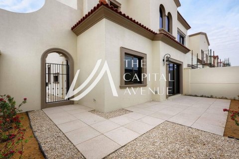 Villa in Khalifa City, Abu Dhabi, UAE 5 bedrooms, 428 sq.m. № 604917 - photo 2