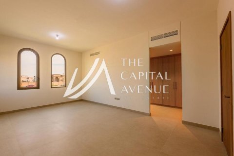Villa in Khalifa City, Abu Dhabi, UAE 5 bedrooms, 428 sq.m. № 604917 - photo 10