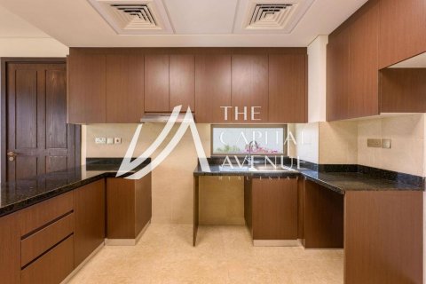 Villa in Khalifa City, Abu Dhabi, UAE 5 bedrooms, 428 sq.m. № 604917 - photo 17