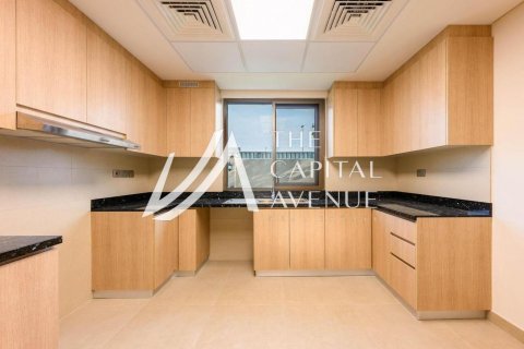 Villa in Khalifa City, Abu Dhabi, UAE 5 bedrooms, 428 sq.m. № 604917 - photo 18
