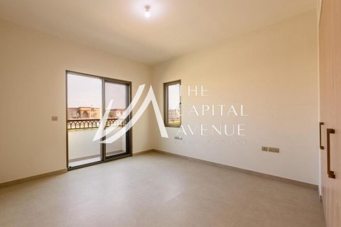 Villa in Khalifa City, Abu Dhabi, UAE 5 bedrooms, 428 sq.m. № 604917 - photo 8