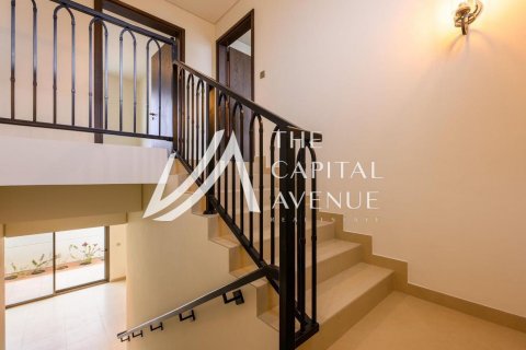 Villa in Khalifa City, Abu Dhabi, UAE 5 bedrooms, 428 sq.m. № 604917 - photo 12