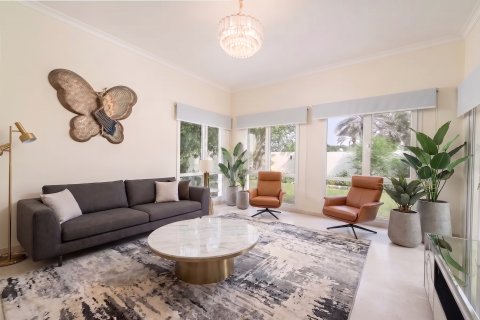 Villa zum Verkauf in Dubai, VAE 6 Schlafzimmer, 628 m2 Nr. 761007 - Foto 3
