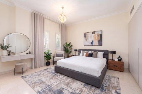 Villa zum Verkauf in Dubai, VAE 6 Schlafzimmer, 628 m2 Nr. 761007 - Foto 5