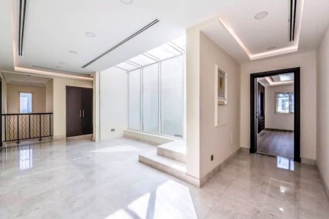 Villa para arrendamento em Meadows, Dubai, EAU 5 quartos, 78.87 m2 № 753732 - foto 12