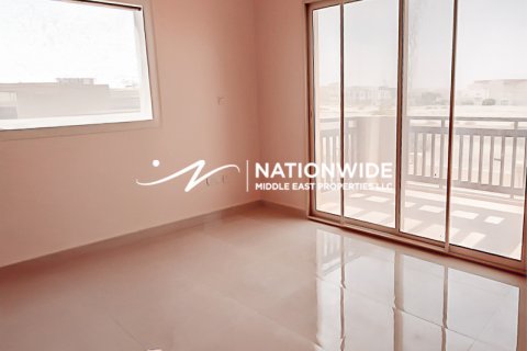 فيلا للبيع في أبو ظبي، الإمارات العربية المتحدة 4 غرفة نوم ، 630 متر مربع ، رقم 647152 - صورة 9