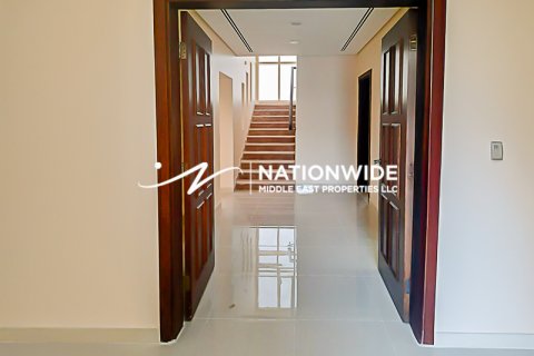 فيلا للبيع في أبو ظبي، الإمارات العربية المتحدة 4 غرفة نوم ، 630 متر مربع ، رقم 647152 - صورة 5