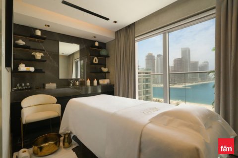 Apartman u gradu Palm Jumeirah, Dubai, UAE 2 spavaće sobe, 118.6 m2 Br. 701268 - Slika 9