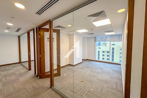 Sheikh Zayed Road、Dubai、UAE にあるオフィスの賃貸物件 145 m2、No702080 - 写真 14
