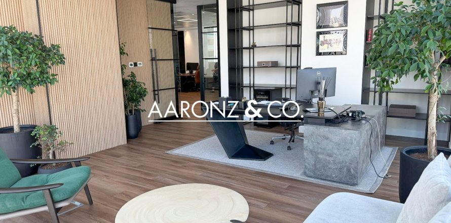 Kontor asukohaga Business Bay, Dubai, AÜE: 281 m² Nr 699545