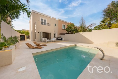 Villa em Arabian Ranches, Dubai, EAU 4 quartos, 232.26 m2 № 733142