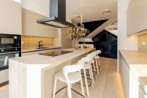 Villa in Al Barari, Dubai, UAE 4 bedrooms, 459 sq.m. № 697320 - photo 10