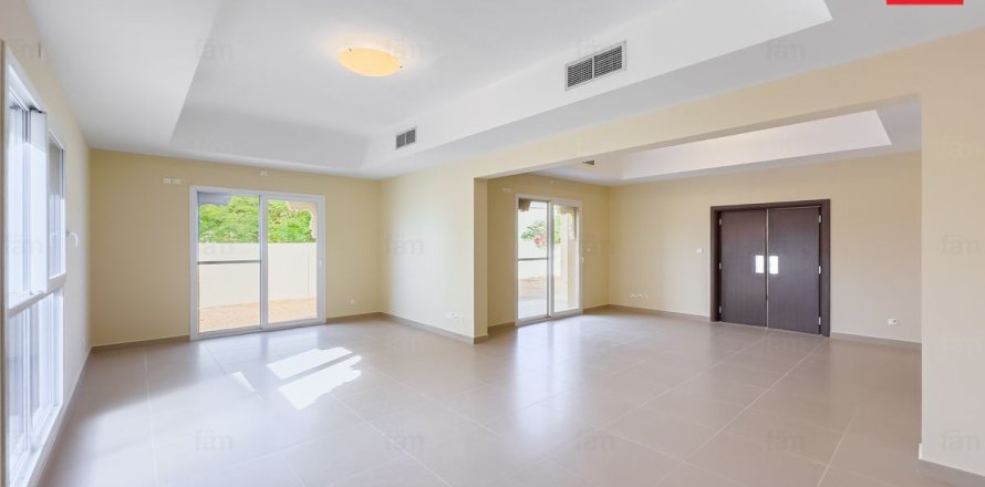 Villa itt: Dubai, EAE, 5 hálószoba, 539.3 m², azonosító: 703579