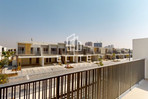 Villa in Tilal Al Ghaf, Dubai, UAE 4 bedrooms № 619835 - photo 1