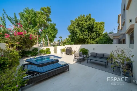 Βίλα σε The Springs, Dubai, ΗΑΕ 2 υπνοδωμάτια, 152 τ.μ. Αρ. 737776 - φωτογραφία 16