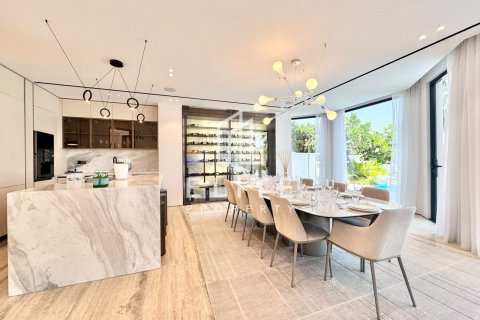 Villa in vendita a Palm Jumeirah, Dubai, EAU 5 camere da letto, 632 mq. № 754708 - foto 4