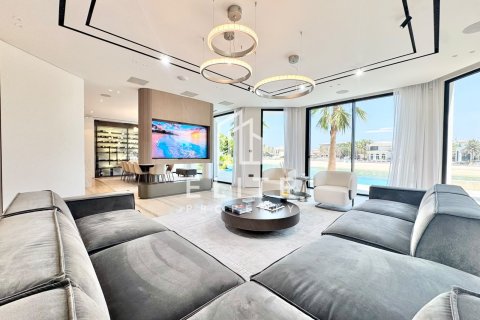 Villa in vendita a Palm Jumeirah, Dubai, EAU 5 camere da letto, 632 mq. № 754708 - foto 5
