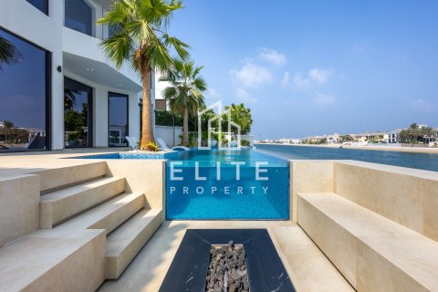 Vilë në Palm Jumeirah, Dubai, Emiratet e Bashkuara Arabe 5 dhoma gjumi, 632 m2. № 754708
