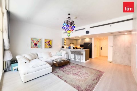 Apartment in Business Bay, Dubai, UAE 61.2 sq.m. № 612524 - photo 1