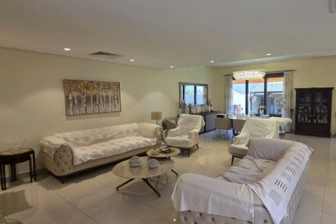 Townhouse til salg i Muwaileh Commercial, Sharjah, UAE 4 soveværelser, 276.85 kvm № 748577 - foto 5