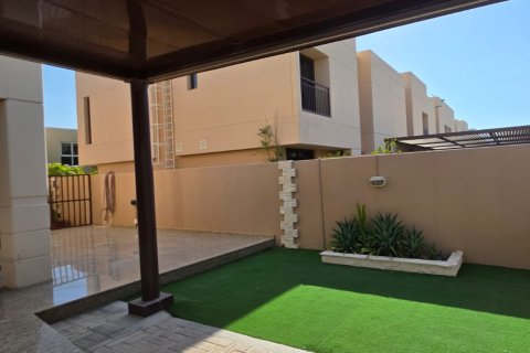 Townhouse til salg i Muwaileh Commercial, Sharjah, UAE 4 soveværelser, 276.85 kvm № 748577 - foto 4