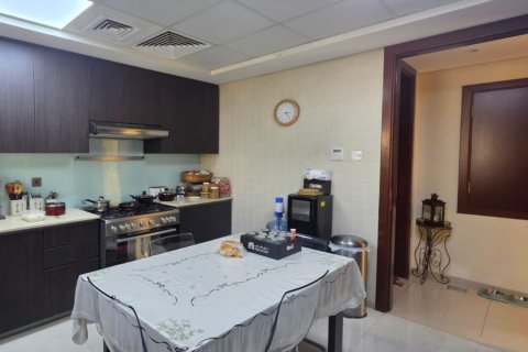 Townhouse til salg i Muwaileh Commercial, Sharjah, UAE 4 soveværelser, 276.85 kvm № 748577 - foto 9